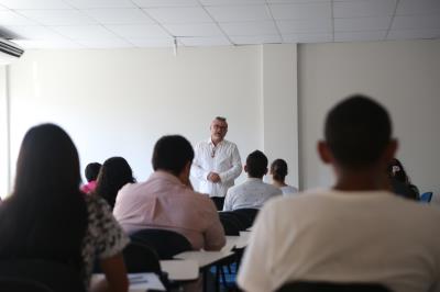 Prova Militar no Cursinho Municipal de Belém