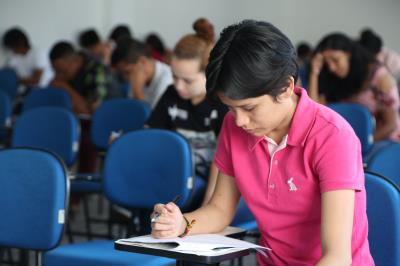 Prova Militar no Cursinho Municipal de Belém