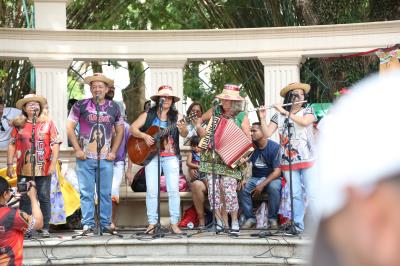 Atrações na Praça da República - Carimbó