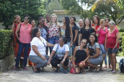 Prefeitura homenageia mulheres com programação em Outeiro