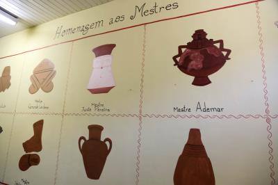 Escola Municipal Liceu Mestre Raimundo Cardoso homenageia mestres da cerâmica	