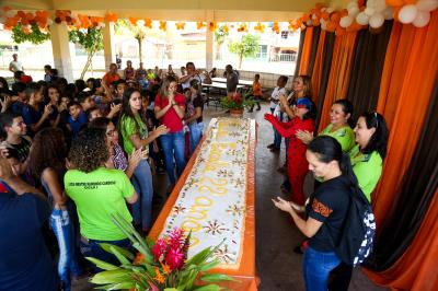 Escola Municipal Liceu Mestre Raimundo Cardoso homenageia mestres da cerâmica	