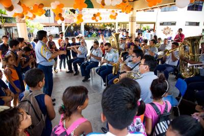 Escola Municipal Liceu Mestre Raimundo Cardoso homenageia mestres da cerâmica	