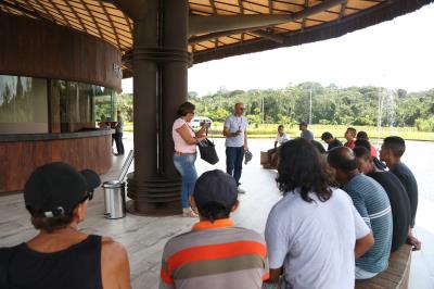 Moradores em situação de risco visitam Parque do Utinga