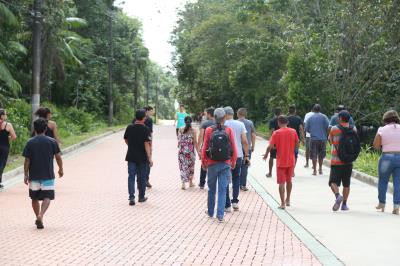 Moradores em situação de risco visitam Parque do Utinga