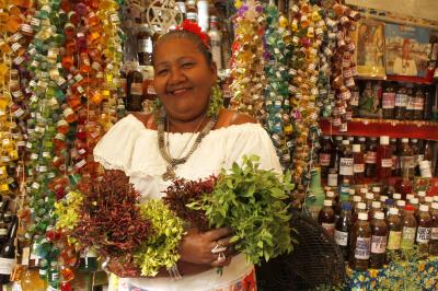 Ver-o-Peso completa 391 anos com bolo gigante, jogos e serviços para os feirantes	