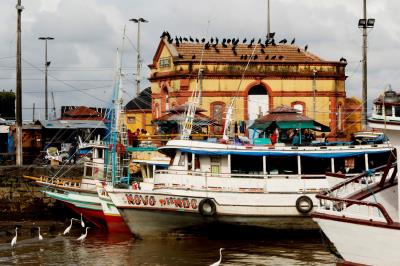 Ver-o-Peso completa 391 anos com bolo gigante, jogos e serviços para os feirantes	