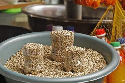 Ver-o-Peso completa 391 anos com bolo gigante, jogos e serviços para os feirantes	