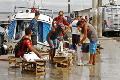 Ver-o-Peso completa 391 anos com bolo gigante, jogos e serviços para os feirantes	