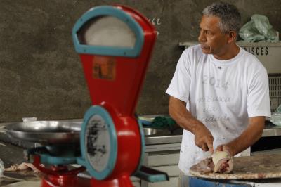 Ver-o-Peso completa 391 anos com bolo gigante, jogos e serviços para os feirantes	