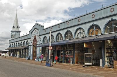 Ver-o-Peso completa 391 anos com bolo gigante, jogos e serviços para os feirantes	