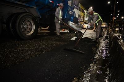 Com trabalho noturno, Prefeitura avança na recuperação de ruas e avenidas 