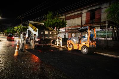 Com trabalho noturno, Prefeitura avança na recuperação de ruas e avenidas 