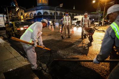 Com trabalho noturno, Prefeitura avança na recuperação de ruas e avenidas 