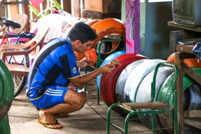 Prefeitura e comunidade se unem contra descarte de lixo em canal da Marambaia