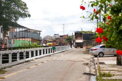 Prefeitura e comunidade se unem contra descarte de lixo em canal da Marambaia