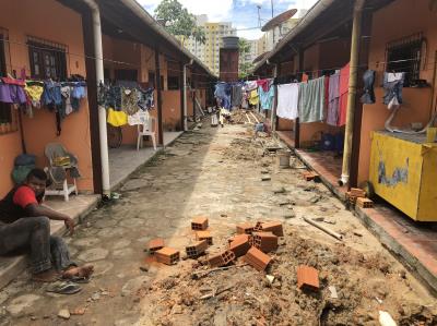 PREFEITURA EMBARGA OBRA IRREGULAR NO BAIRRO PARQUE VERDE