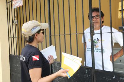 Ação educativa orienta população sobre novo sentido da travessa Humaitá	