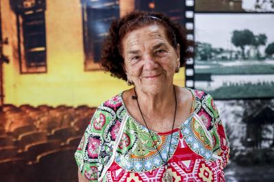 Reunião entre Fumbel e grupos de pássaros no Cine Olympia
