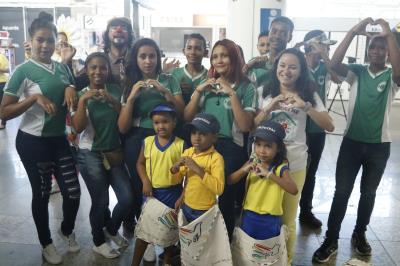 ENTREGA DE CARTAS PARA A PAZ NO AEROPORTO DE BELÉM