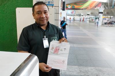 ENTREGA DE CARTAS PARA A PAZ NO AEROPORTO DE BELÉM