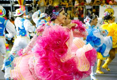 PRIMEIRA NOITE DA FASE FINAL DAS QUADRILHAS NO ARRAIÁ