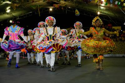 PRIMEIRA NOITE DA FASE FINAL DAS QUADRILHAS NO ARRAIÁ