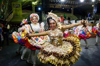PRIMEIRA NOITE DA FASE FINAL DAS QUADRILHAS NO ARRAIÁ