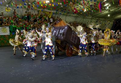PRIMEIRA NOITE DA FASE FINAL DAS QUADRILHAS NO ARRAIÁ