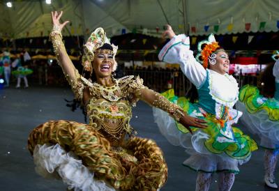 PRIMEIRA NOITE DA FASE FINAL DAS QUADRILHAS NO ARRAIÁ