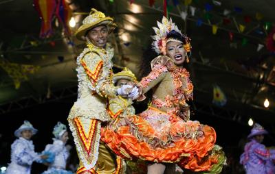 PRIMEIRA NOITE DA FASE FINAL DAS QUADRILHAS NO ARRAIÁ