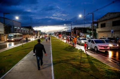 Inauguração do primeiro trecho da avenida Bernardo Sayão