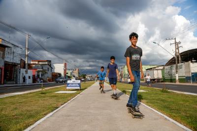 Inauguração do primeiro trecho da avenida Bernardo Sayão