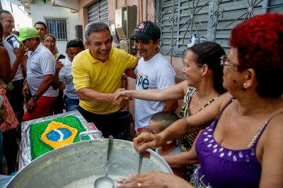 Inauguração do primeiro trecho da avenida Bernardo Sayão