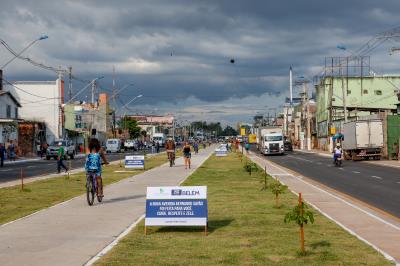 Inauguração do primeiro trecho da avenida Bernardo Sayão
