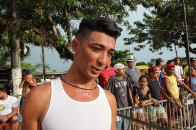 Campeonato anima a tarde de verão na Praia Grande, em Outeiro