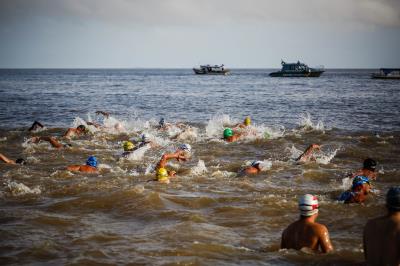 Dezenas de Inscritos na travessia Murubira/Farol, em Mosqueiro