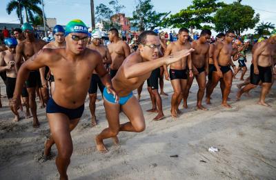 Dezenas de Inscritos na travessia Murubira/Farol, em Mosqueiro