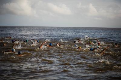 Dezenas de Inscritos na travessia Murubira/Farol, em Mosqueiro