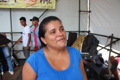 Programação infantil gratuita atrai dezenas de crianças na Praia do Amor, em Outeiro