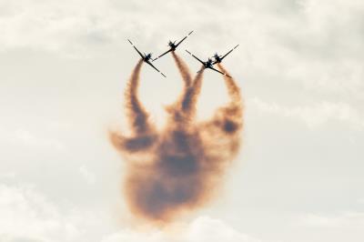 Esquadrilha da fumaça encanta crianças e adultos em Belém