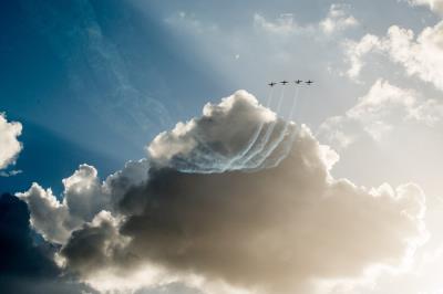 Esquadrilha da fumaça encanta crianças e adultos em Belém