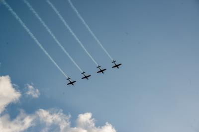 Esquadrilha da fumaça encanta crianças e adultos em Belém