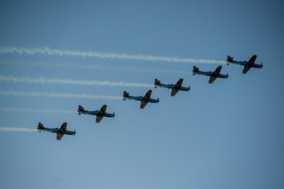 Esquadrilha da fumaça encanta crianças e adultos em Belém