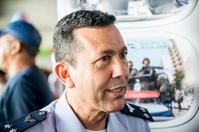 Esquadrilha da fumaça encanta crianças e adultos em Belém