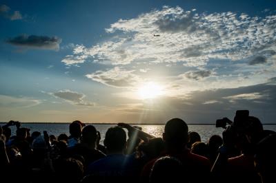 Esquadrilha da fumaça encanta crianças e adultos em Belém
