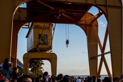 Esquadrilha da fumaça encanta crianças e adultos em Belém