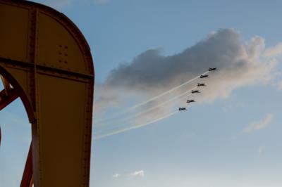 Esquadrilha da fumaça encanta crianças e adultos em Belém