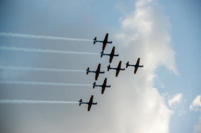 Esquadrilha da fumaça encanta crianças e adultos em Belém