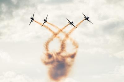 Esquadrilha da fumaça encanta crianças e adultos em Belém